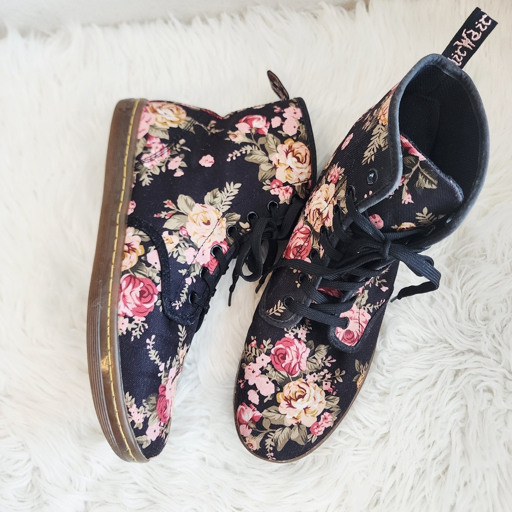 DR. MARTENS VICTORIAN FLORAL PATTERN LACE UP ANKLE BOOTS SIZE 10 - Picture 12 of 16